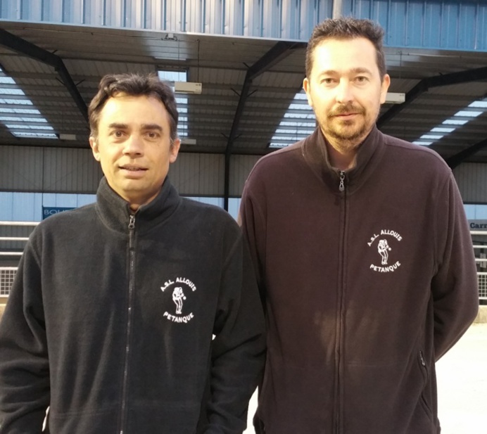 Une équipe qualifiée pour la ligue doublettes Jeu Provençal Une équipe qualifiée pour la ligue doublettes Jeu Provençal