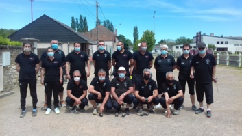 les deux équipes: en noir CHATILLON, en noir GIMOUILLE.... les deux équipes: en noir CHATILLON, en noir GIMOUILLE....