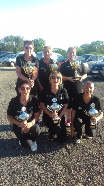 Debout les championnes: ghislaine DARD, sophie RYPEN, sophia FEVE .Accroupies les vice-championnes: céline SCHUFT, émelyne MULLER, sandrine MULLER