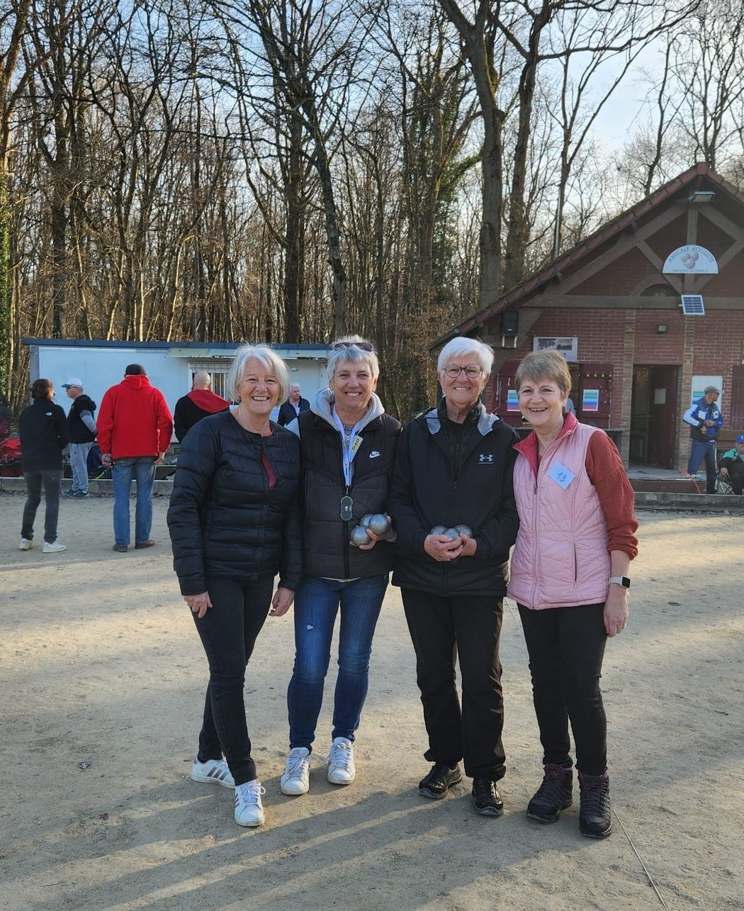 Bravo les jeunes filles Bravo les jeunes filles