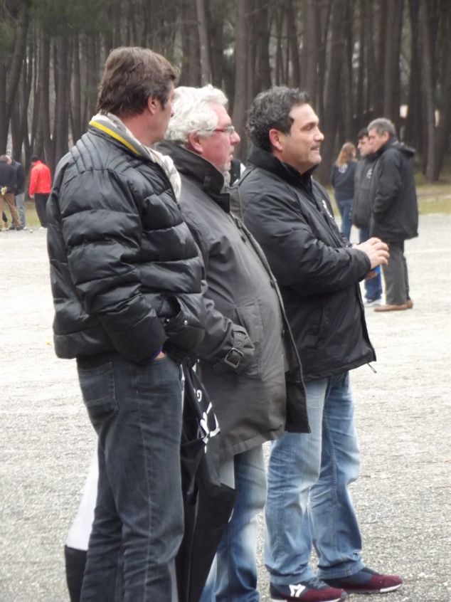 2 spectateurs et 1 joueur, J.BARRITEAU, F.MANDEVILLE (Président) et J.C.COLMENERO 2 spectateurs et 1 joueur, J.BARRITEAU, F.MANDEVILLE (Président) et J.C.COLMENERO