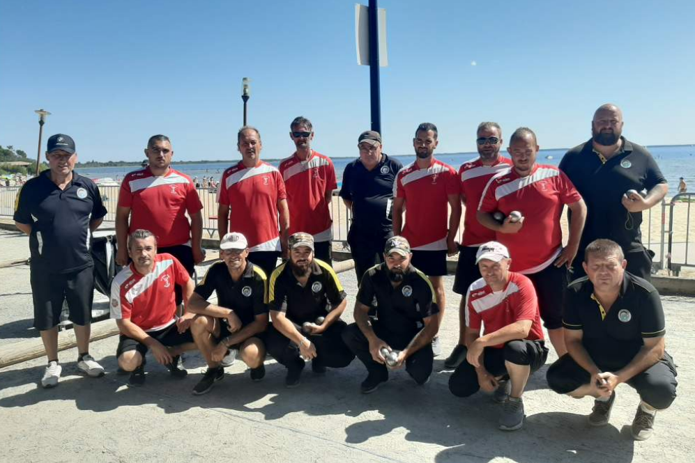 C.D.C. Séniors Arcachon / Cazaux. Les 2 équipes! C.D.C. Séniors Arcachon / Cazaux. Les 2 équipes!