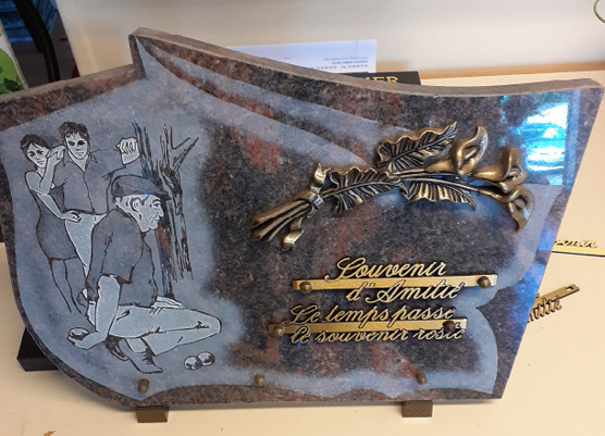 Voici la plaque du club de Pétanque.Merci aux Licenciés qui ont participés Voici la plaque du club de Pétanque.Merci aux Licenciés qui ont participés