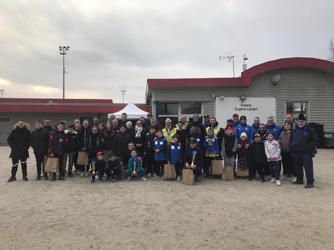 1ér JOURNEE  INTERGENERATIONNELLE  AU CLUB DE  ROISSY  EN FRANCE