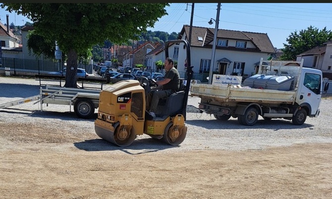 FINITION DU TERRAIN DE  PETANQUE