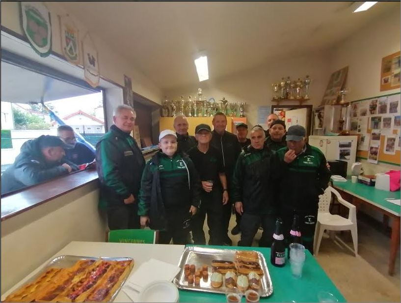 Equpe CORBEIL et MILLY LA FORET. Equpe CORBEIL et MILLY LA FORET.