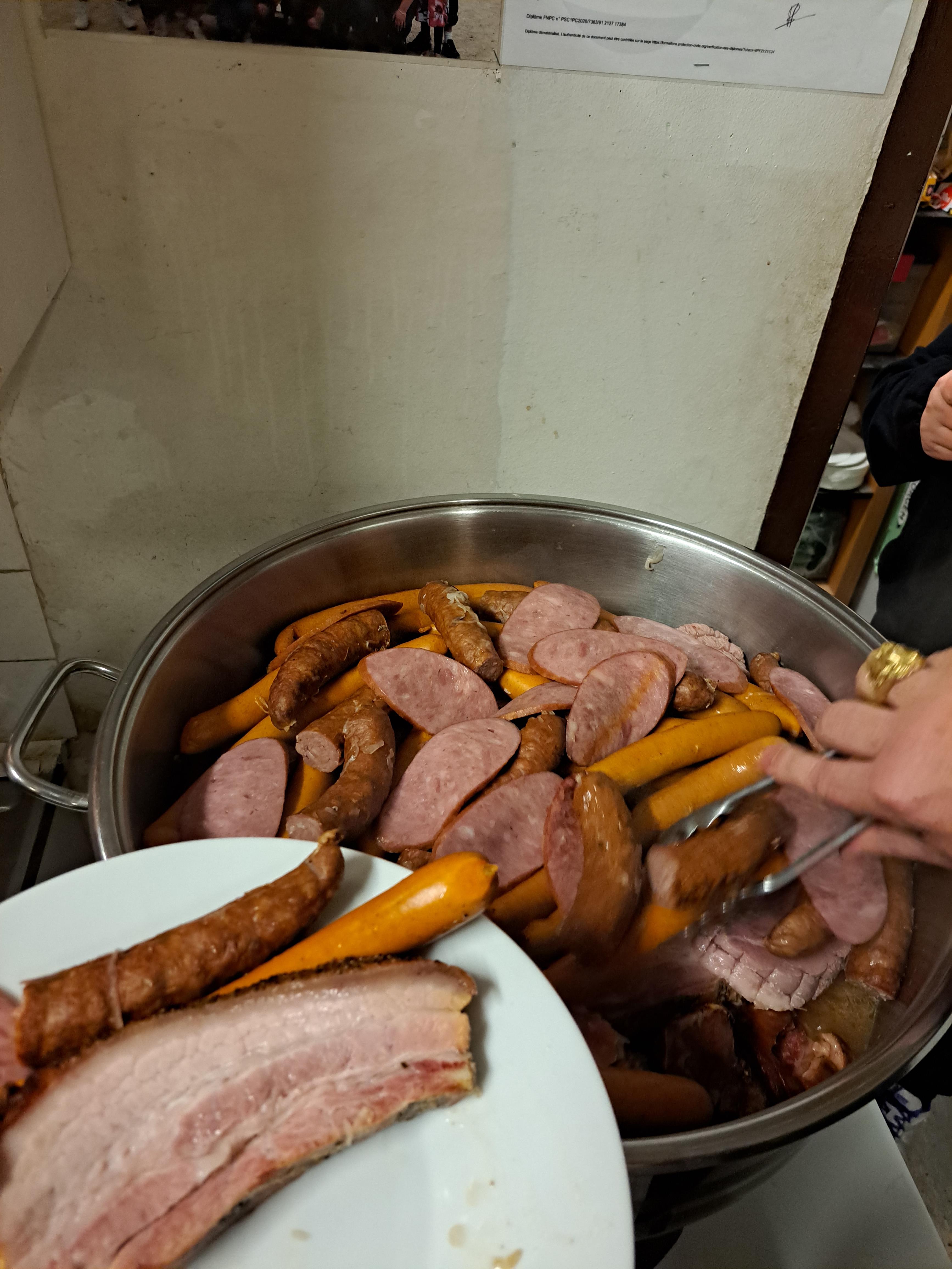 CHOUCROUTE  AU  CLUB