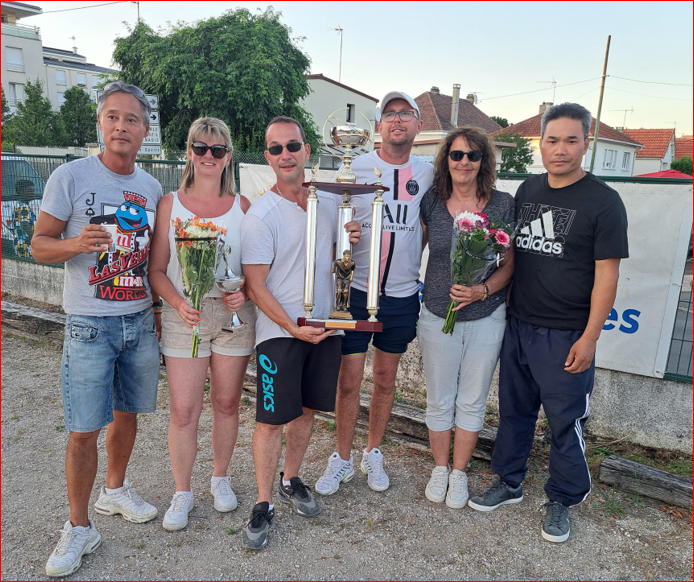 Vainqueurs : St PIERRE DU PERRAY. Finalistes : COURCOURONNES