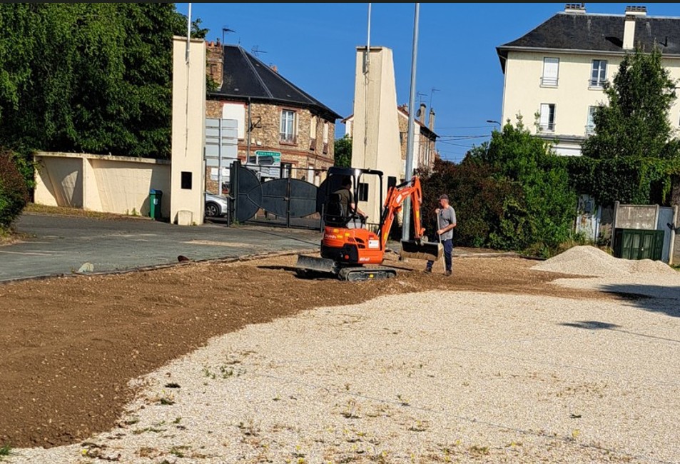 FINITION DU TERRAIN DE  PETANQUE