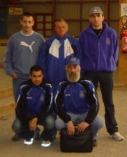 L'équipe B victorieuse des Marais B. Manque sur la photo Max Gozard déjà parti récupérer de sa nuit... L'équipe B victorieuse des Marais B. Manque sur la photo Max Gozard déjà parti récupérer de sa nuit...