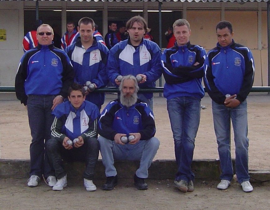 L'équipe B légèrement remaniée tentera de contrer au mieux l'autre favori de sa poule, St Victor B. L'équipe B légèrement remaniée tentera de contrer au mieux l'autre favori de sa poule, St Victor B.