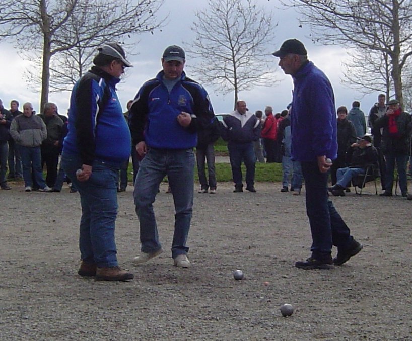 Roland FRADIN, Guillaume MARY et Michel LEONARDON à la Ligue d'Auvergne à YZEURE Roland FRADIN, Guillaume MARY et Michel LEONARDON à la Ligue d'Auvergne à YZEURE
