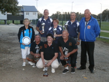 Les finalistes avec Annie Allier et Roger Dreure