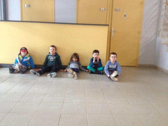 Les "Babys", épuisés après leur entrainement... ou plutôt leurs "courses" post-entrainement ;-) Les "Babys", épuisés après leur entrainement... ou plutôt leurs "courses" post-entrainement ;-)