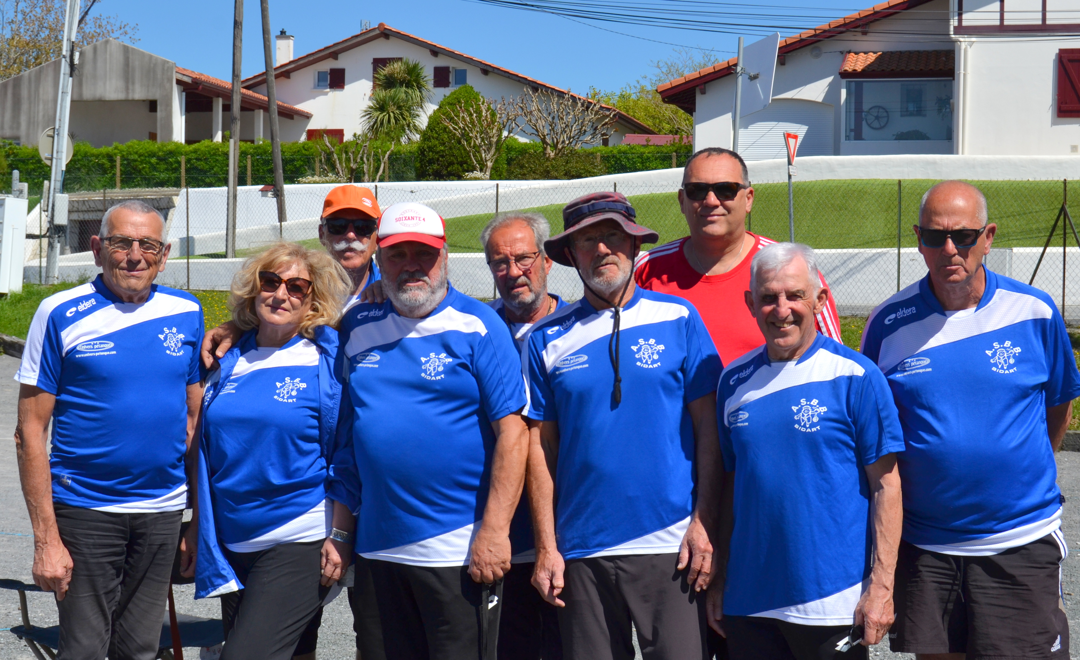 L'équipe du jour, avec le coach L'équipe du jour, avec le coach