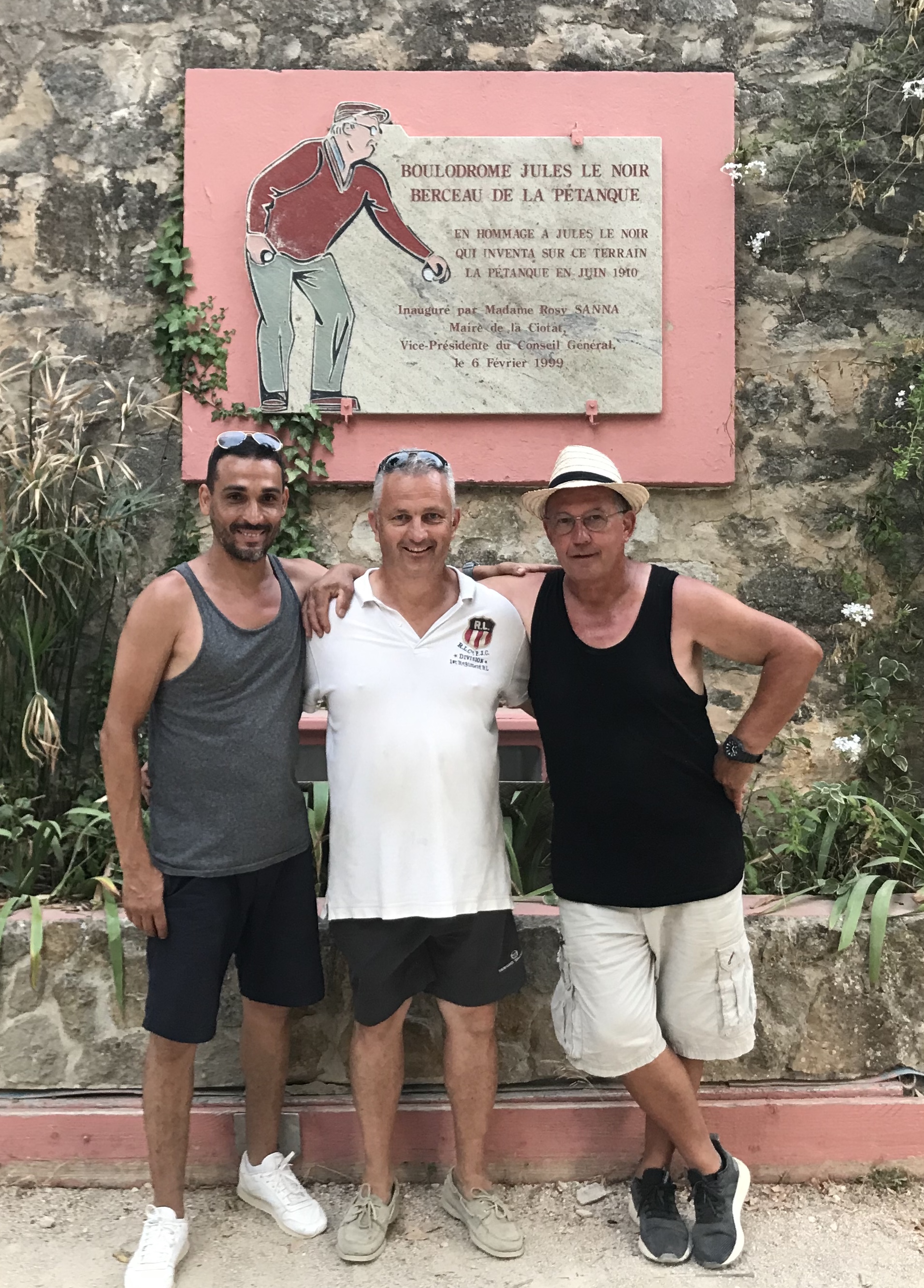 Lisez ici: En hommage à JP Itier qui se régala 17 années consécutives sur ce terrain, berceau de la pétanque.