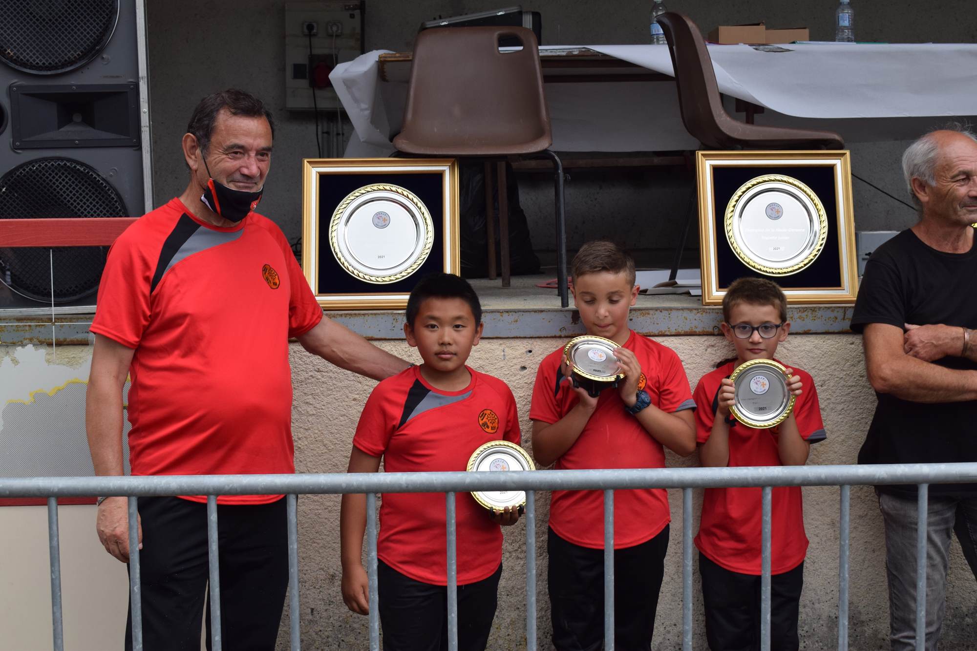 De gauche à droite: Coach Gérard, Cris, Nathan Briol, Nathan Pons