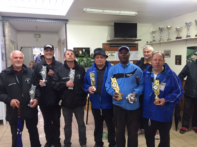 Champions Départemental Triplette Vétérans. Champions Départemental Triplette Vétérans.