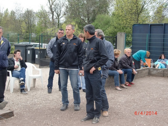 Eccau Raymond, Hammouti Abdelhafid, et juste derrière notre Troisième, Michel le mari de la Présidente du club. Eccau Raymond, Hammouti Abdelhafid, et juste derrière notre Troisième, Michel le mari de la Présidente du club.
