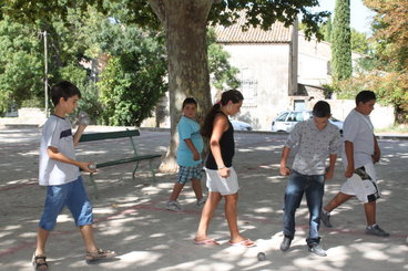 Un petit topo rappelant l'activité de La Boule Ovale pendant la Fête Votive autour du 15 août 2011.