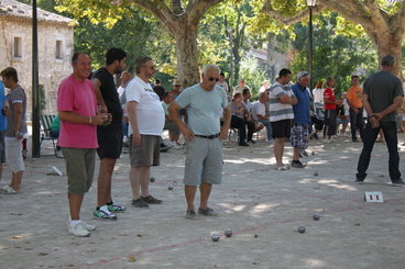 Un petit topo rappelant l'activité de La Boule Ovale pendant la Fête Votive autour du 15 août 2011. Un petit topo rappelant l'activité de La Boule Ovale pendant la Fête Votive autour du 15 août 2011.