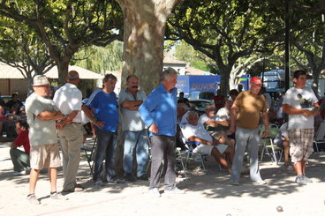 Un petit topo rappelant l'activité de La Boule Ovale pendant la Fête Votive autour du 15 août 2011.