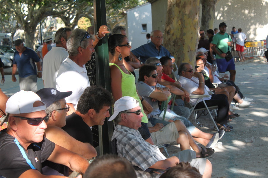 les spectateurs attentifs les spectateurs attentifs