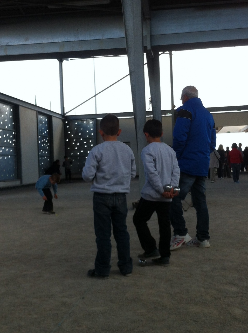 photo (15) photo (15)