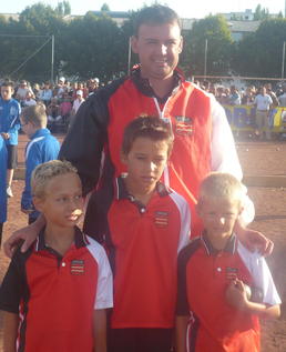 Maxime - Quentin - Maxence accompagnés de leur coatch Pascal