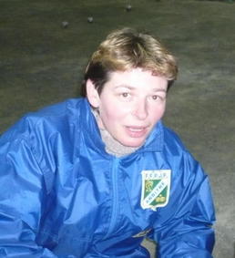 Une arbitre au club