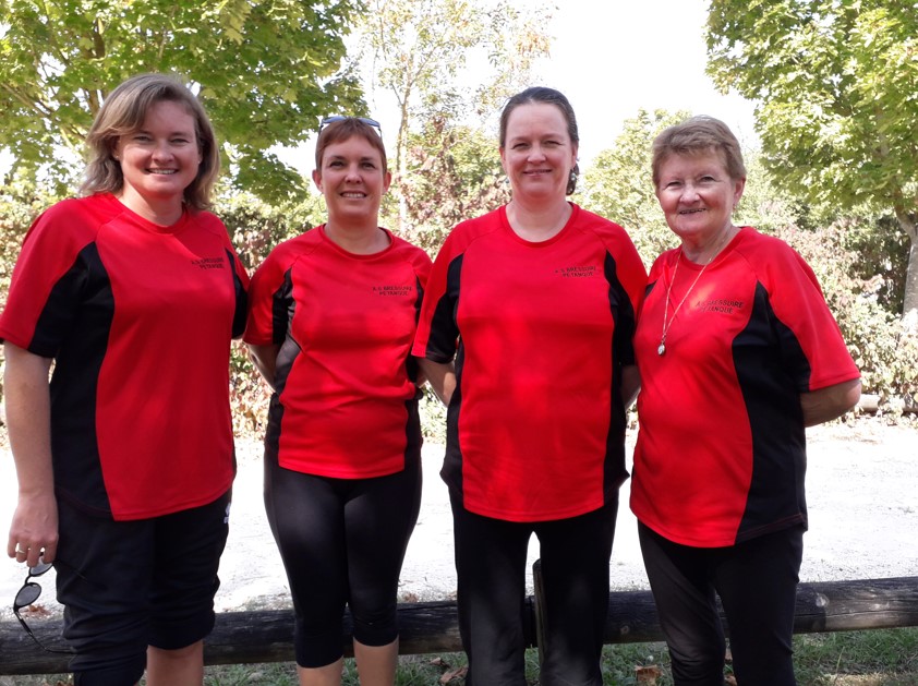 Composition d'équipe : CHOIMET Florence, ROUSSELOT Sandra, COLAS Samantha, CORNUAUD Anne-Marie (non présentes sur la photo : LANDREAU Sandra, BAUJAULT Stéphanie)