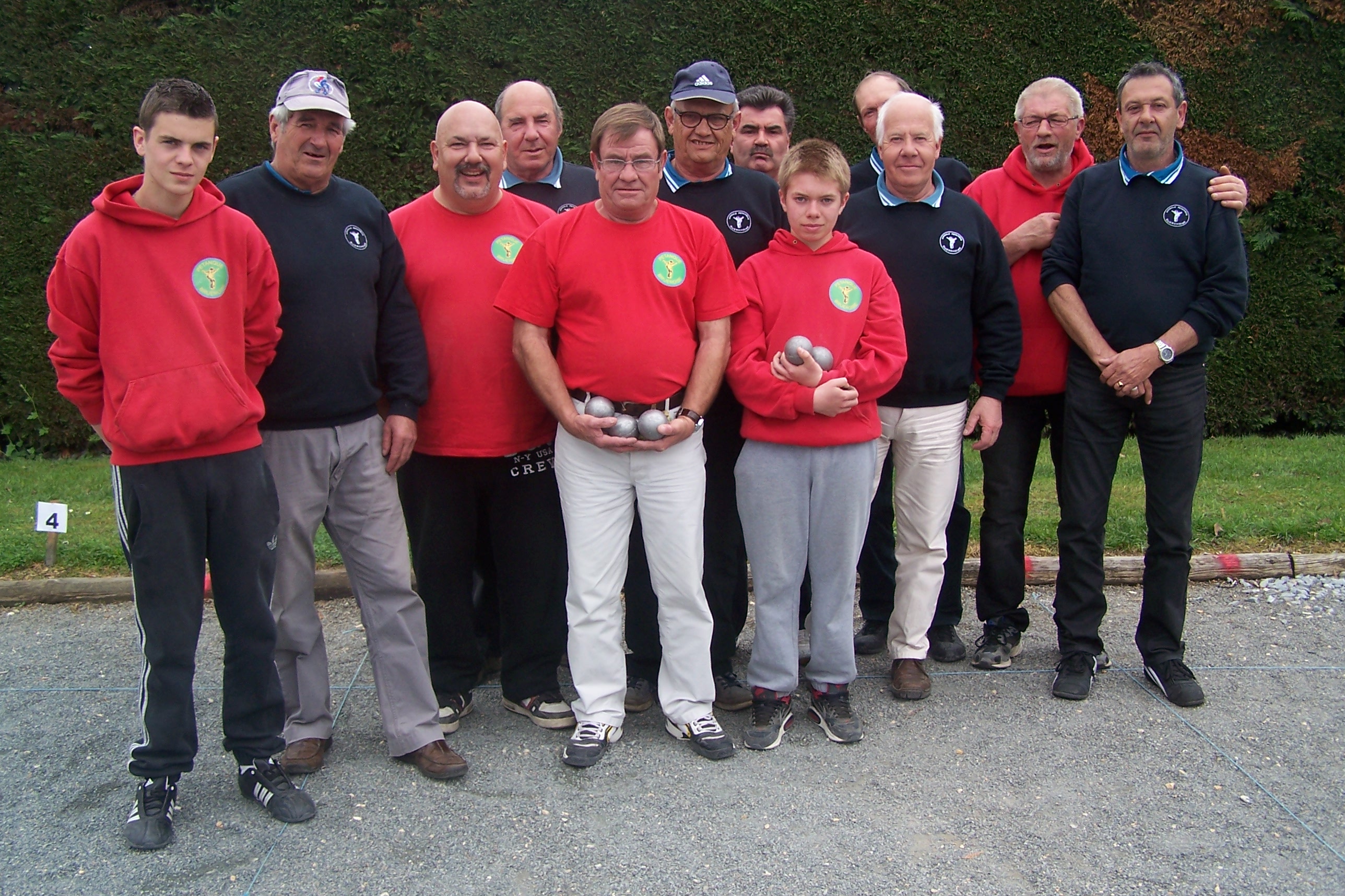 LES TROIS DIVISIONS A L'HONNEUR LES TROIS DIVISIONS A L'HONNEUR