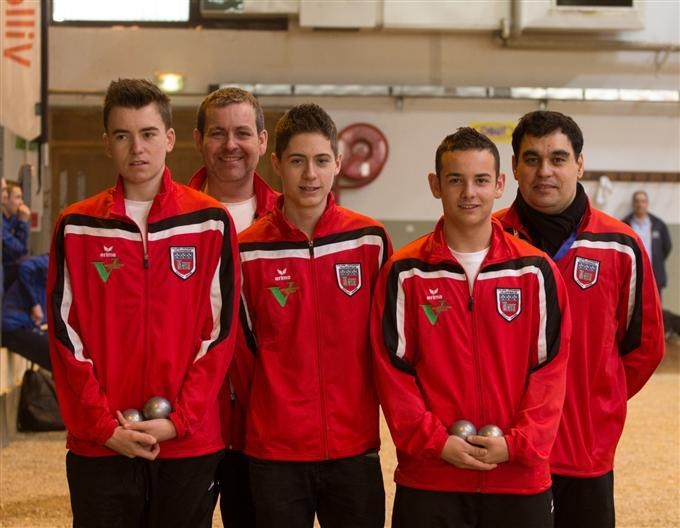 Nos juniors déja finalistes à l'internationnal d'ANNECY sont devennus champions du rhône ce week-end à BRIGNAIS DUMONT Amaury - SYLVESTRI Thibault - FONTIBUS Mickaêl et leurs entraineurs Nos juniors déja finalistes à l'internationnal d'ANNECY sont devennus champions du rhône ce week-end à BRIGNAIS DUMONT Amaury - SYLVESTRI Thibault - FONTIBUS Mickaêl et leurs entraineurs
