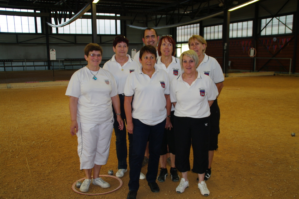 L'équipe féminine victorieuse de ST LAURENT D'OINGT 22à4 L'équipe féminine victorieuse de ST LAURENT D'OINGT 22à4