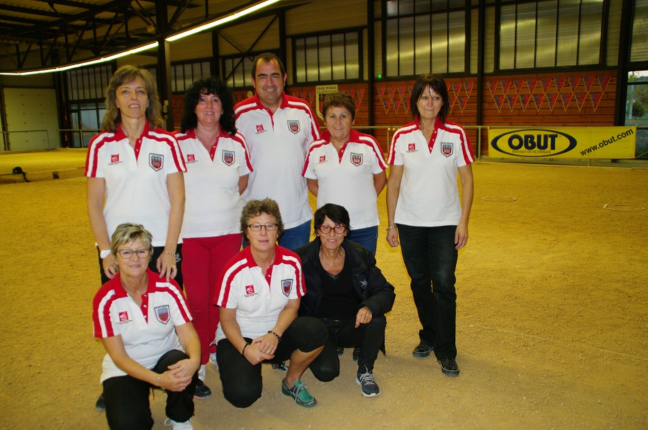 Joueuses: BATTENTIER Fabienne - JULLIA Danielle - Coach JULLIA Daniel - GUINET Claudette - MECHAIN Brigitte accroupis: CHAVEROT Myriam - MOLLE Martine - GARCIA Ghislaine