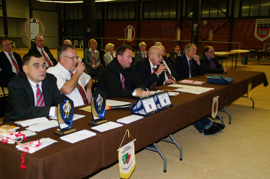 AG le président BACQUIE ALAIN au micro et la présence de Claude AZEMA président de la FIPJP et JEAN PAUL PEROTTO président du CD