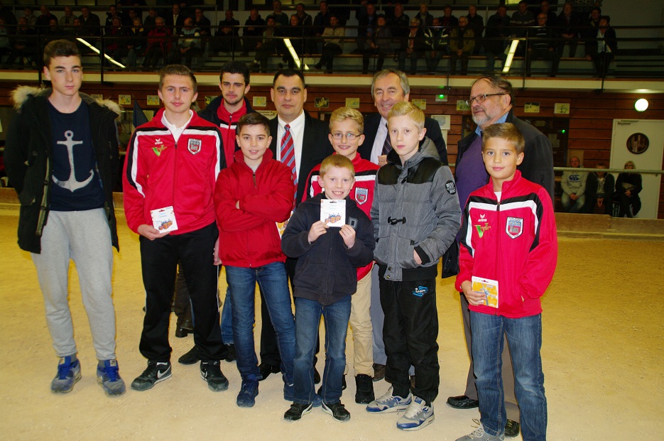 TOUS NOS JEUNES CHAMPIONS AVEC LEUR ENTRAINEUR LAURENT DUPEUBLE ET CLAUDE AZEMA