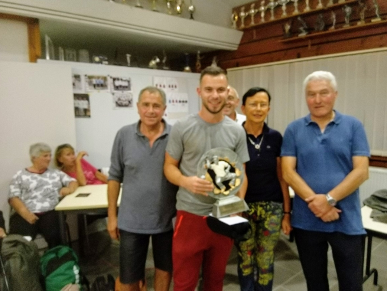 le podium (1) le podium (1)