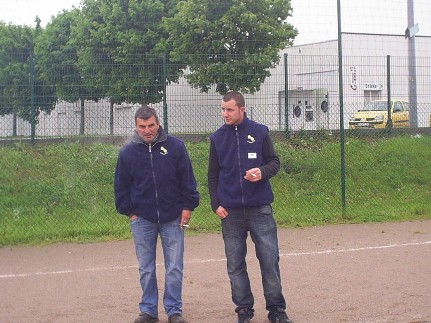 Charly et Mikaël en 1/4 de finale !! Ils ont l'air très concentré !!