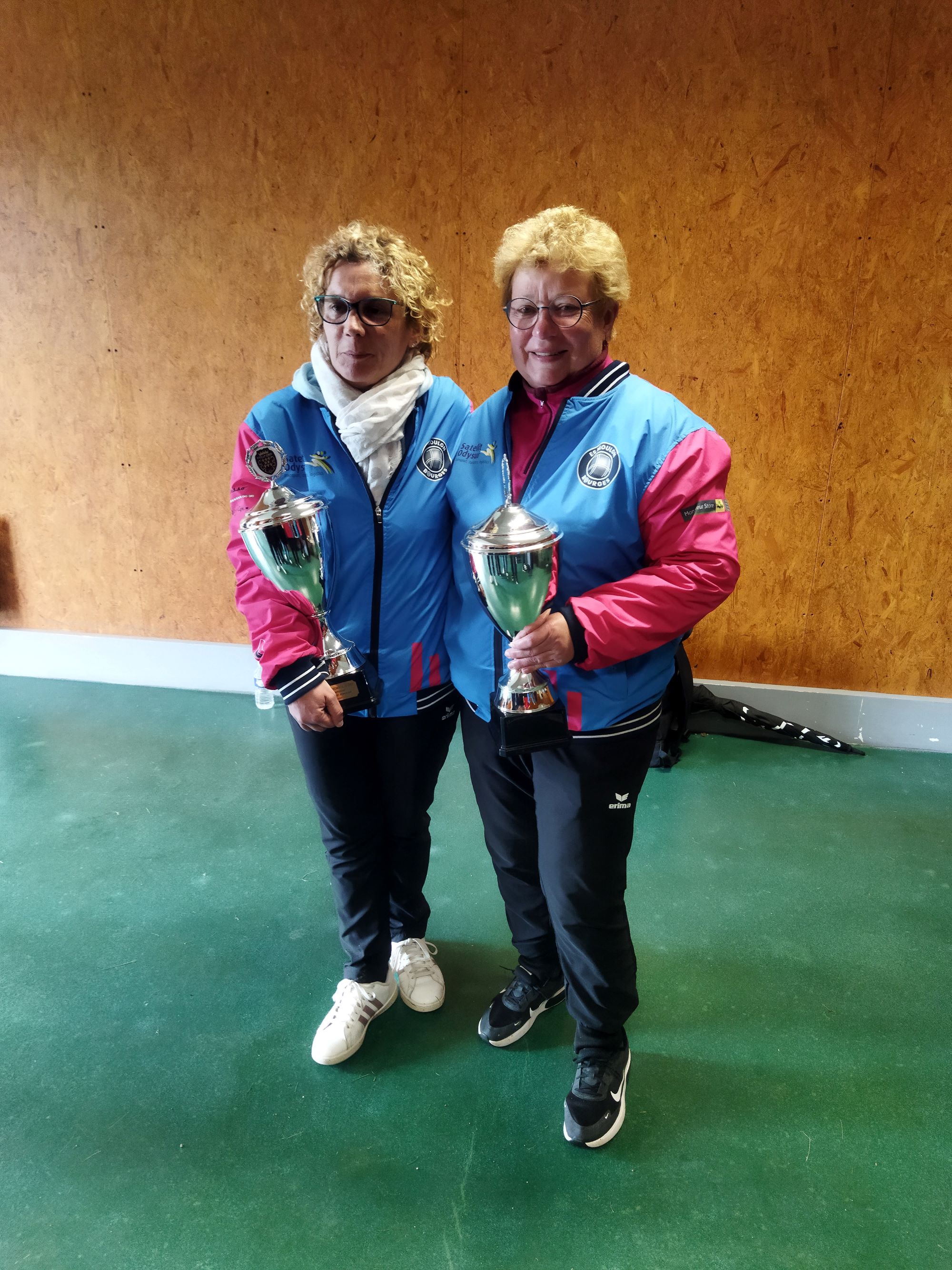 LES CHAMPIONNES KARINE et VERONIQUE