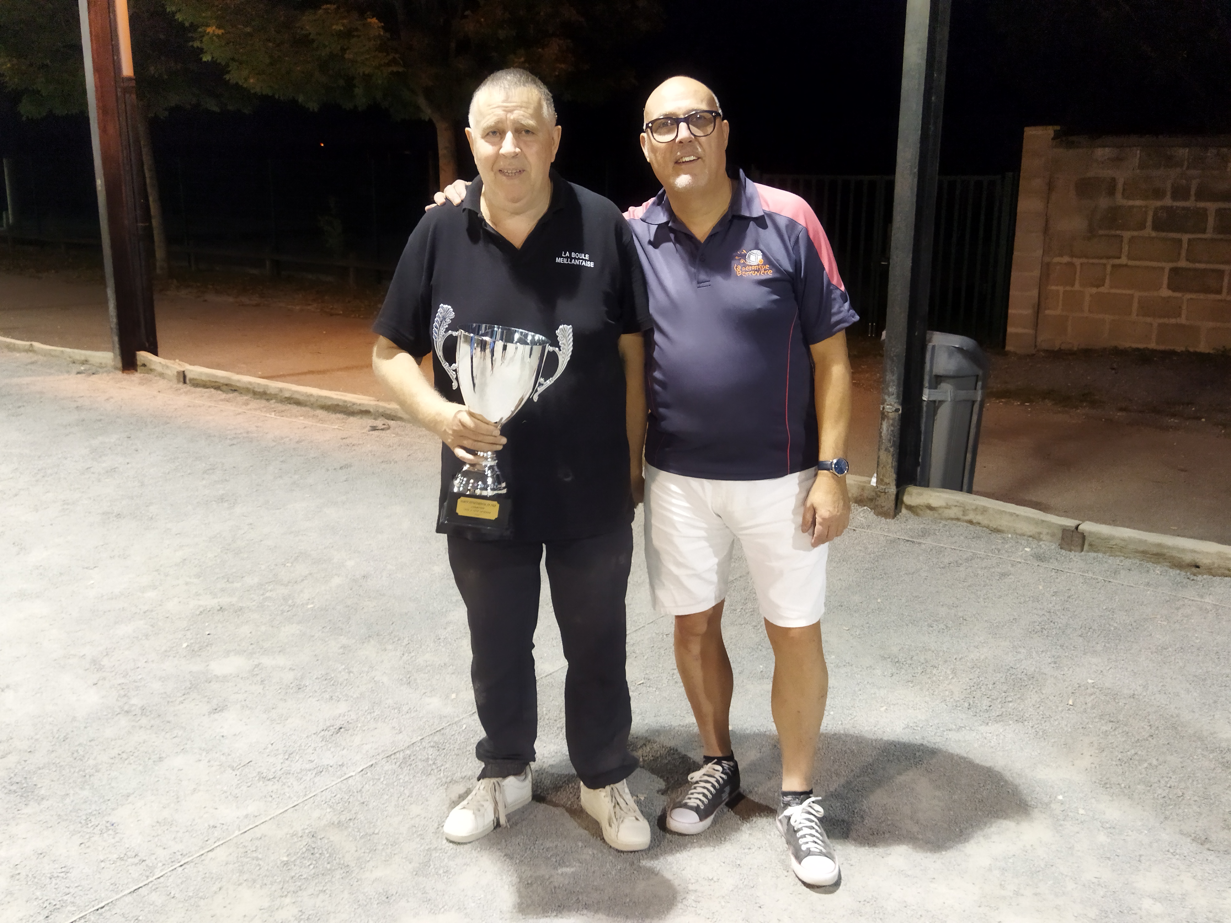 GILLES GODARD CHAMPION DU CHER ET ANDRÉ LAMURE, PRÉSIDENT DE LA PÉTANQUE BERRUYÈRE (ORGANISATEUR)