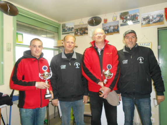 Les deux équipes championnes & vice-championnes Les deux équipes championnes & vice-championnes