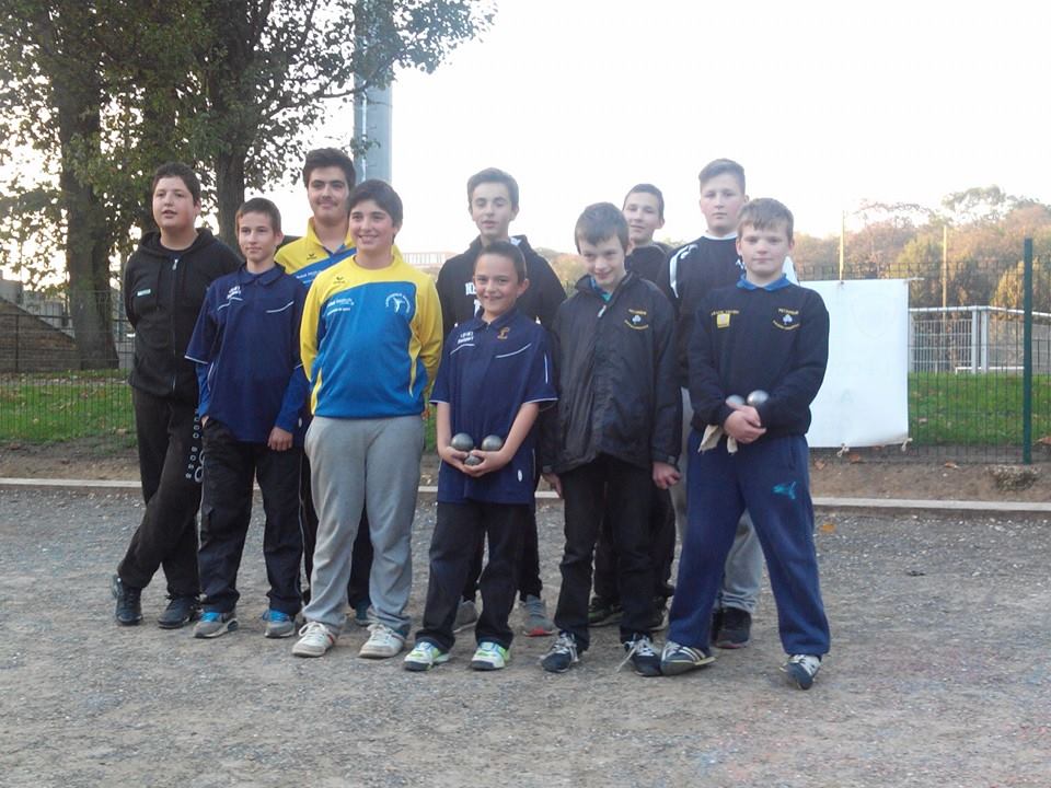Nos brillants représentants au Championnat régional des clubs jeunes Nos brillants représentants au Championnat régional des clubs jeunes