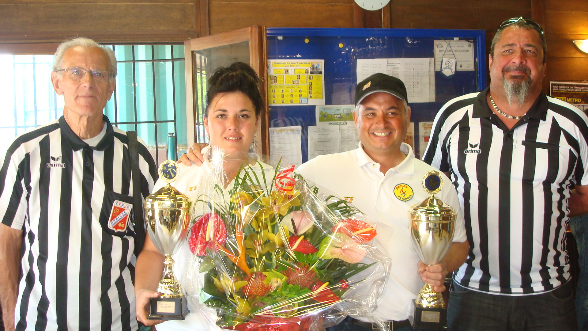 L'équipe championne & les arbitres Gérard Girard et Christophe Syllebranque