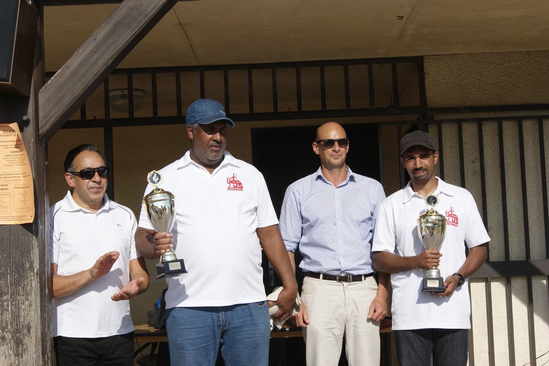 Bellon N & Petit J. F de SGS Champions avec des élus de Corbeil Bellon N & Petit J. F de SGS Champions avec des élus de Corbeil
