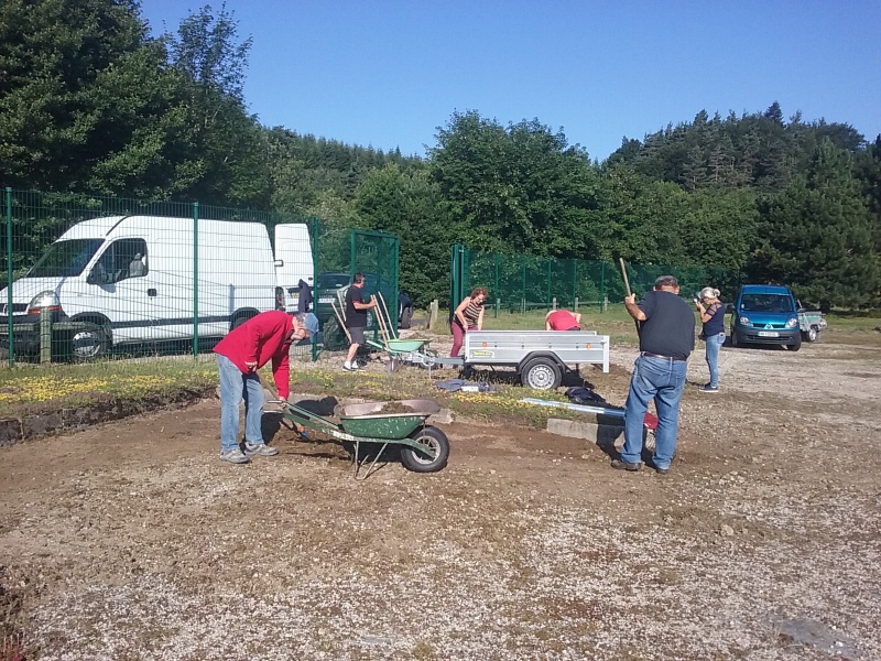 Nettoyage terrain de pétanque au stade 02 08 2019 Nettoyage terrain de pétanque au stade 02 08 2019