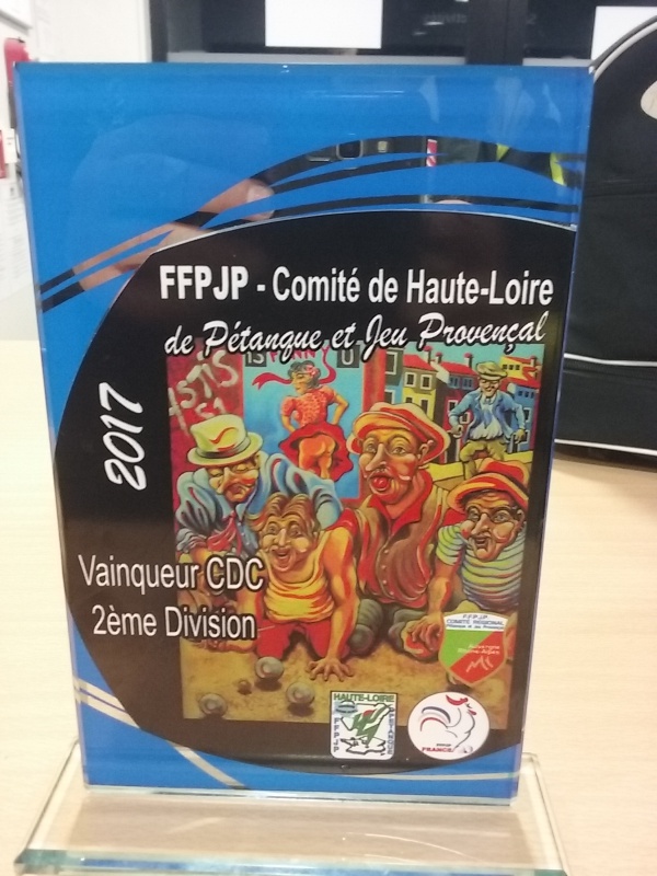 trophé 2017 Chambon 1 champion départemental 2ème division trophé 2017 Chambon 1 champion départemental 2ème division