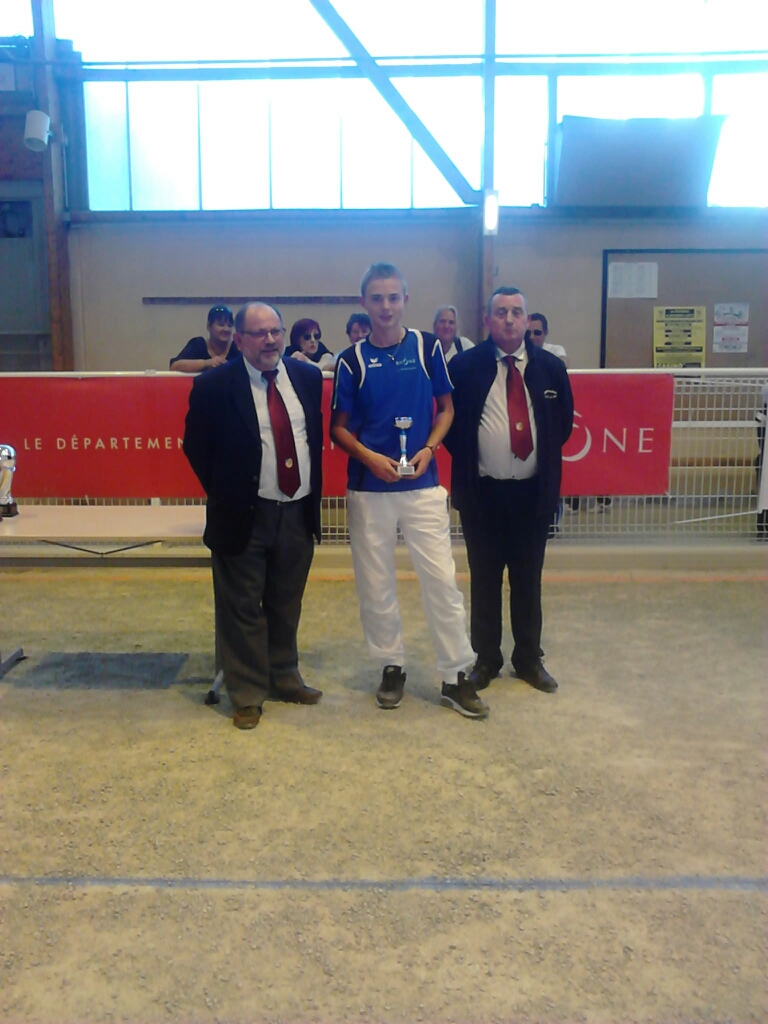 DAMIEN DESBAT CHAMPION DU RHONE JUNIOR TETE A TETE