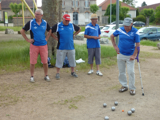 LES VETERANS ASSURENT FACE À CHATEL DE NEUVRE