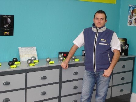 Frédéric vous attend Frédéric vous attend